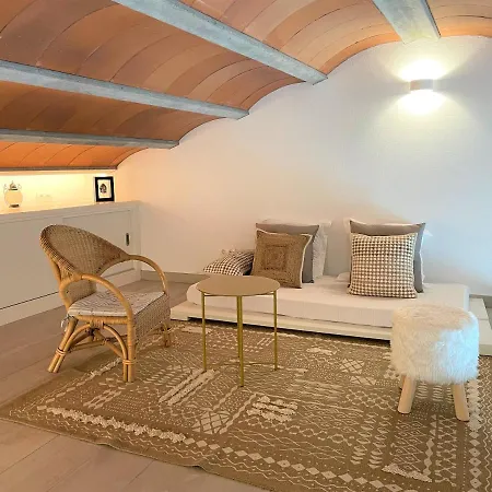 Poal-duplex De Ensueno En Apartment Cadaques